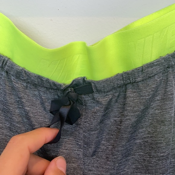 Nike running shorts Small - Picture 2 of 8